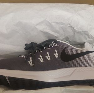 Running shoe